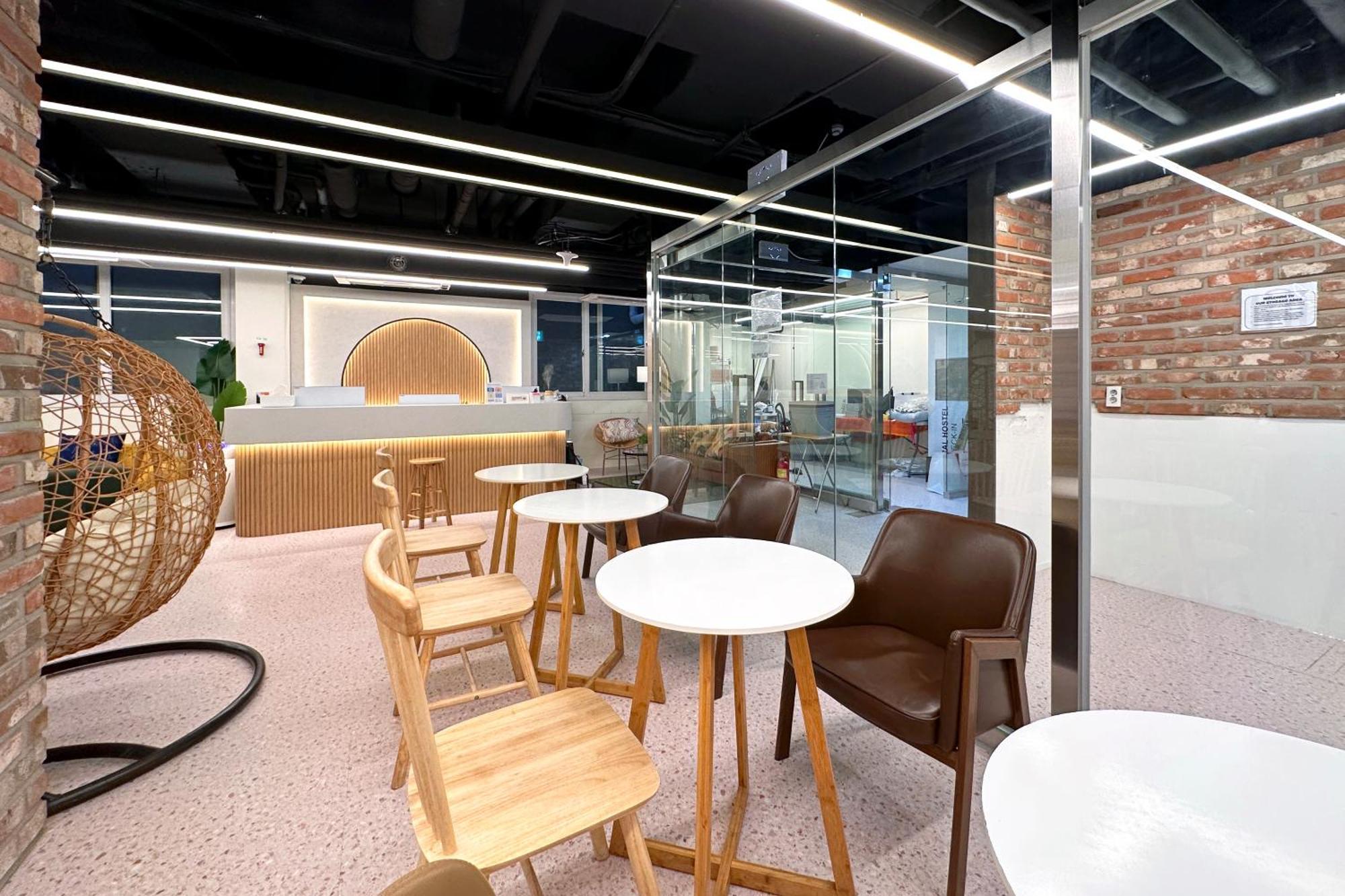 Oyo Hostel Myeongdong 6 Seoul Exterior photo